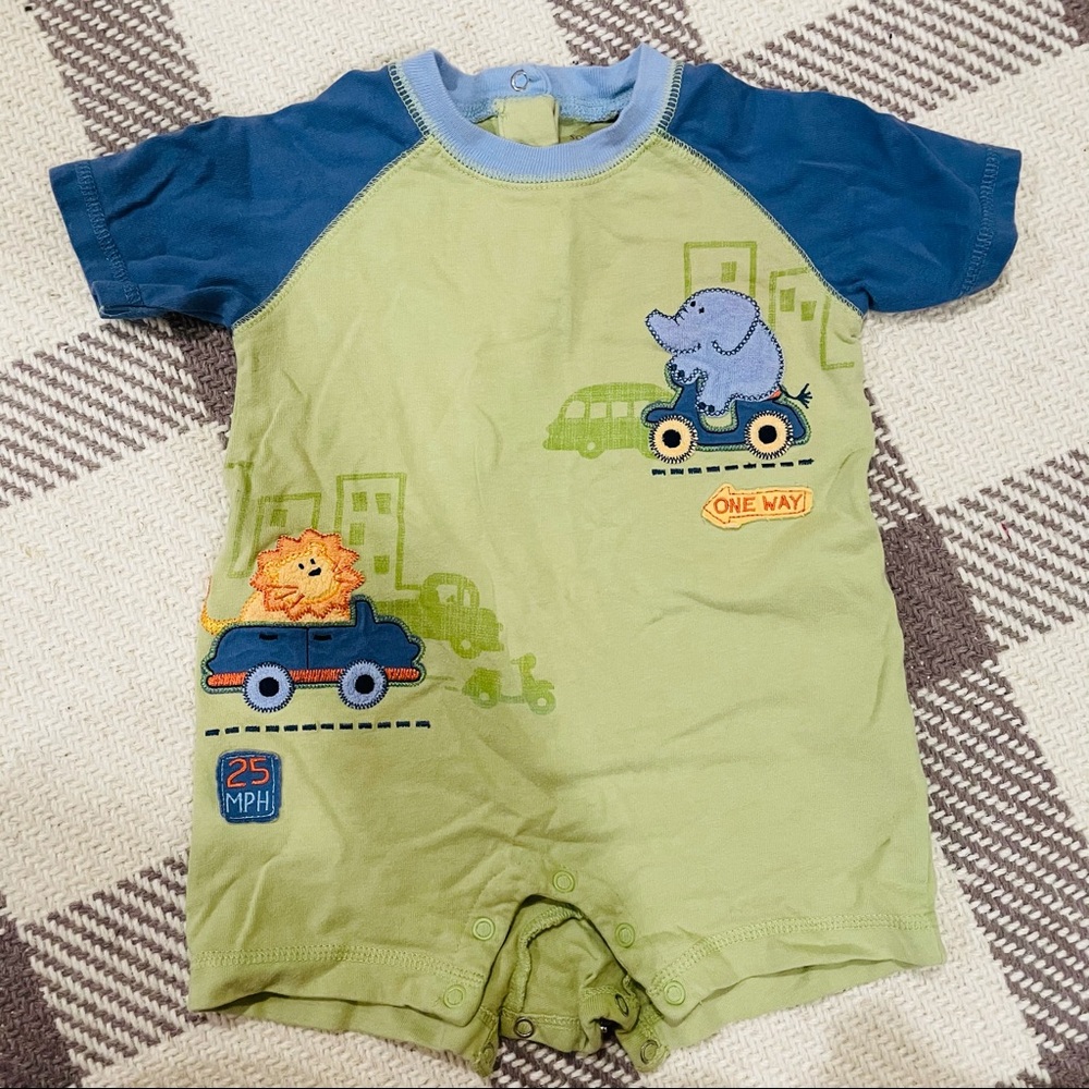 💙 3/$7 BUNDLE 💙 Animal Body Suit 18 months